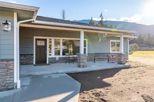 8127 Coyote Spgs Ln, Sedro Woolley, WA 98284 - Photo 4