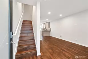 12522 15th Ave NE, Seattle, WA 98125 - Photo 2