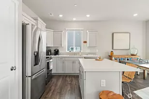 949 Tetherow St, Bremerton, WA 98310 - Photo 8