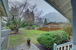 617 NE 10th St, North Bend, WA 98045 - Photo 36