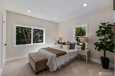 8226 Meridian Avenue N, Seattle, WA 98103 - Photo 20