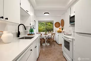 10713 Glen Acres Dr S, Seattle, WA 98168 - Photo 14