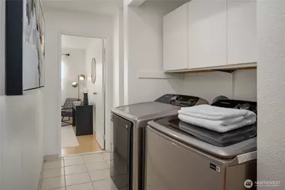 12517 NE 23rd Place #B4, Bellevue, WA 98005 - Photo 18