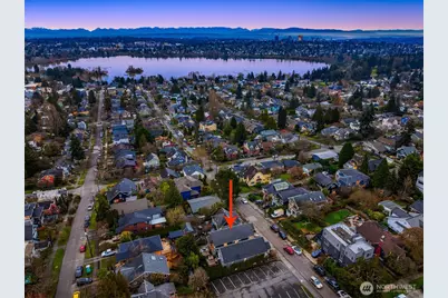 336 N 70th Street, Seattle, WA 98103 - Photo 2