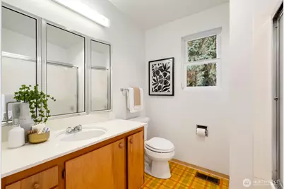 2557 Perkins Lane W, Seattle, WA 98199 - Photo 30