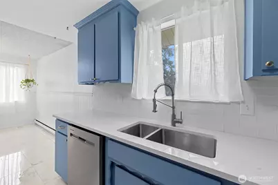 953 NW Illahee Drive, Oak Harbor, WA 98277 - Photo 14