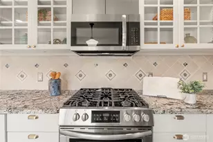 910 NW 64th St, Seattle, WA 98107 - Photo 14