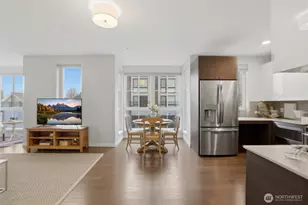 308 N 68th St, Seattle, WA 98103 - Photo 16