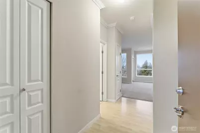 225 Logan Avenue S #317, Renton, WA 98057 - Photo 4