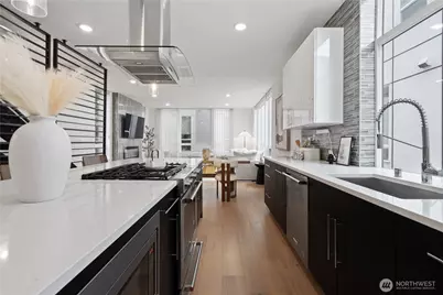 8613 23rd Avenue NE #B, Seattle, WA 98115 - Photo 12