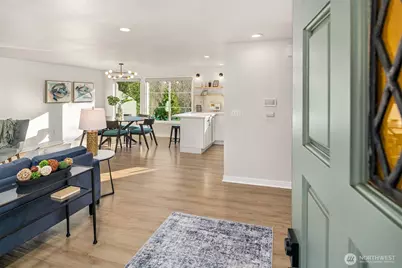 13517 246th Avenue SE, Issaquah, WA 98027 - Photo 2