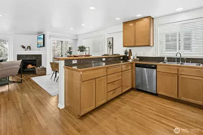 8832 Midvale Ave N #B, Seattle, WA 98103 - Photo 16