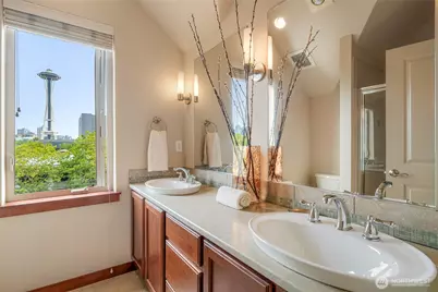 718 Nob Hill Avenue N #A, Seattle, WA 98109 - Photo 20