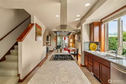 718 Nob Hill Avenue N #A, Seattle, WA 98109 - Photo 12