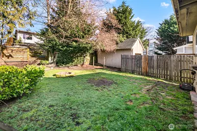946 N 86th Street, Seattle, WA 98103 - Photo 18