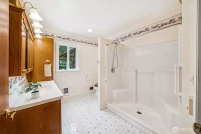 1125 Lake Vista Boulevard S, Spanaway, WA 98387 - Photo 14