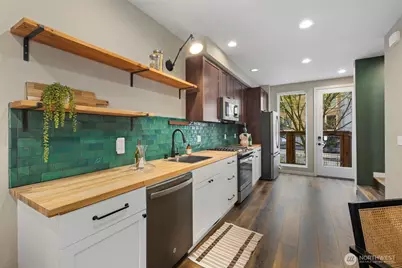 302 N 107th Street, Seattle, WA 98133 - Photo 10