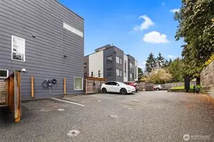 302 N 107th St, Seattle, WA 98133 - Photo 24