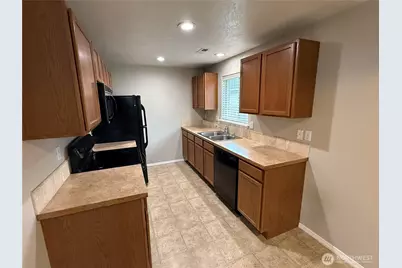 1242 SW Carver Street, College Place, WA 99324 - Photo 8