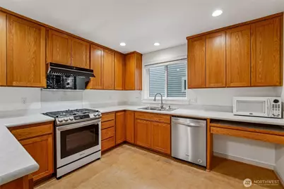 308 N 133rd Street, Seattle, WA 98133 - Photo 10