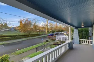 166 Newton St, Seattle, WA 98109 - Photo 6