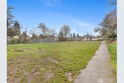 166 Newton Street, Seattle, WA 98109 - Photo 24