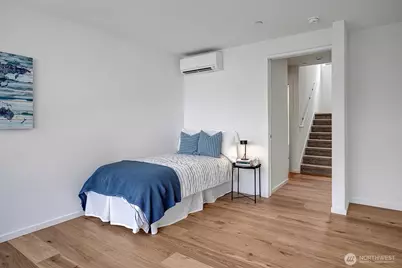 635 13th Avenue E, Seattle, WA 98102 - Photo 10