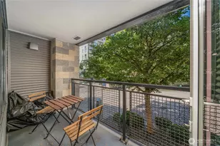 81 Clay St, Seattle, WA 98121 - Photo 14