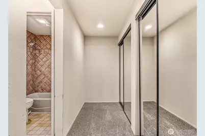 505 W Roy Street #304, Seattle, WA 98119 - Photo 18