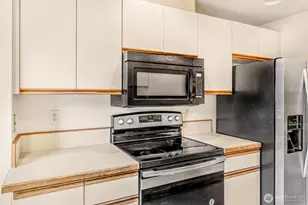 505 W Roy St, Seattle, WA 98119 - Photo 14