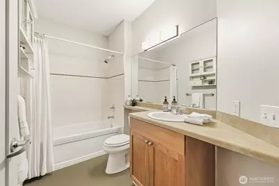 3671 Dayton Avenue N #2, Seattle, WA 98103 - Photo 16