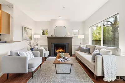 3671 Dayton Avenue N #2, Seattle, WA 98103 - Photo 2