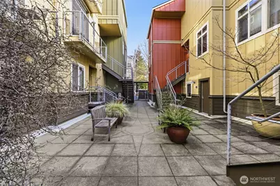 3671 Dayton Avenue N #2, Seattle, WA 98103 - Photo 22