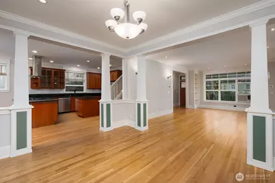 6215 22nd Avenue NE, Seattle, WA 98115 - Photo 10