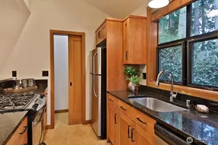 313 Edgecliff Dr, Langley, WA 98260 - Photo 12