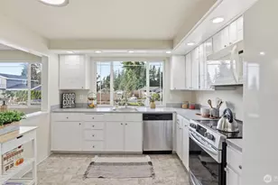 15667 SE Fairwood Blvd, Renton, WA 98058 - Photo 12