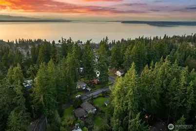 7210 173rd Street SW, Edmonds, WA 98026 - Photo 2