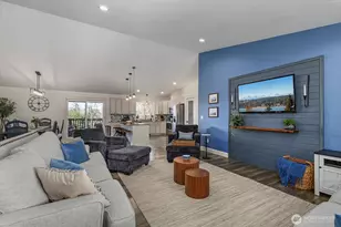 31 E Cove View Dr, Belfair, WA 98528 - Photo 10