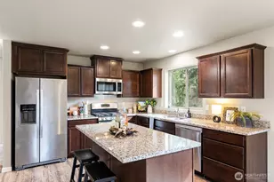 256 NE Tronson Cir, Bremerton, WA 98311 - Photo 12