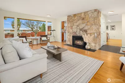 817 Puget Way, Edmonds, WA 98020 - Photo 6
