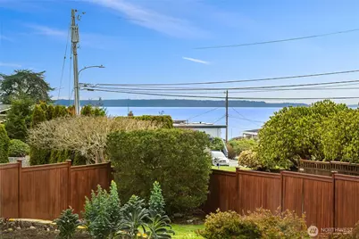 817 Puget Way, Edmonds, WA 98020 - Photo 4