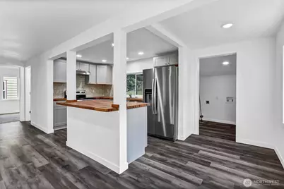 12034 68th Avenue S, Seattle, WA 98178 - Photo 8