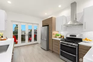 210 W McGraw St, Seattle, WA 98119 - Photo 12