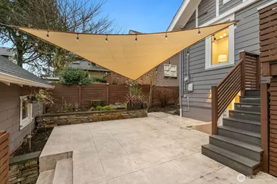 210 W McGraw Street, Seattle, WA 98119 - Photo 28