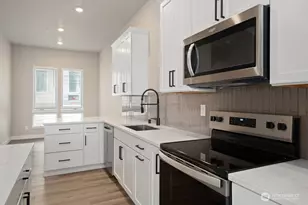 6611 S 128th St, Seattle, WA 98178 - Photo 10