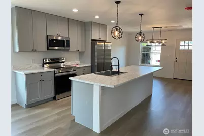 464 SW William Avenue, Chehalis, WA 98532 - Photo 2