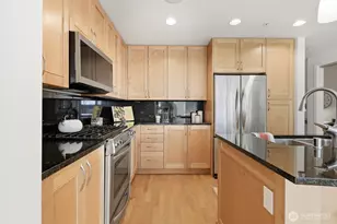 10650 NE 9th Pl, Bellevue, WA 98004 - Photo 10