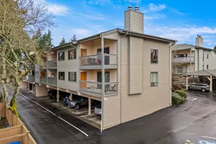 330 Grow Ave NW, Bainbridge Island, WA 98110 - Photo 1