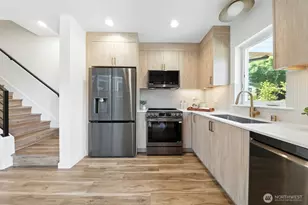 9020 13th Ave NW, Seattle, WA 98117 - Photo 12