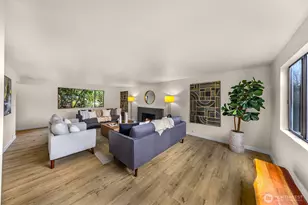 12943 SE 68th St, Bellevue, WA 98006 - Photo 8